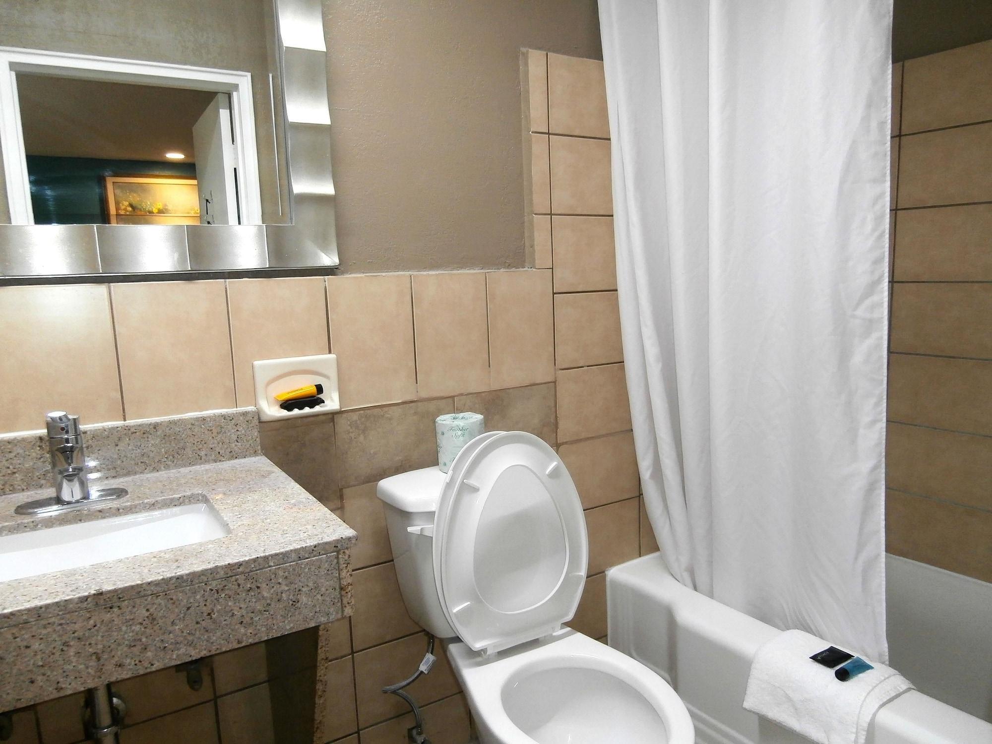 Americas Best Value Inn-Савана Екстериор снимка