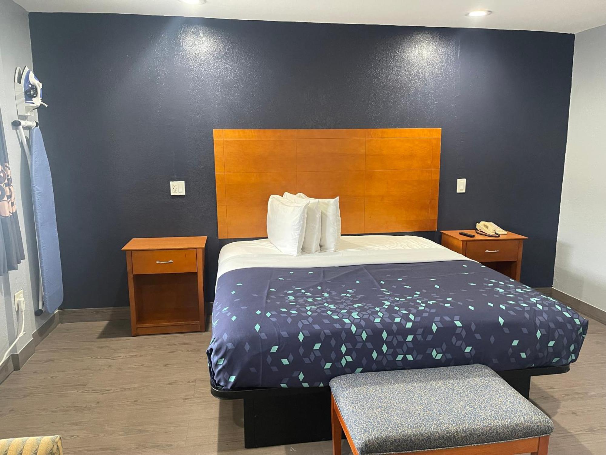 Americas Best Value Inn-Савана Екстериор снимка